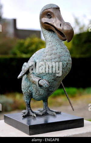 Dodo, Alice nel Paese delle Meraviglie Kilver giardini di corte, Shepton Mallet, Somerset, possedute da Roger e Monty Saul, fondatori di Mulberry. Foto Stock