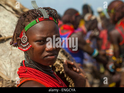 Tribù Dassanech giovane donna, Lago Turkana, Loiyangalani, Kenya Foto Stock