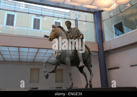 Statua equestre di Marco Aurelio (121-10 AD). Imperatore romano. 2° C. d. Musei Capitolini. Roma. L'Italia. Foto Stock