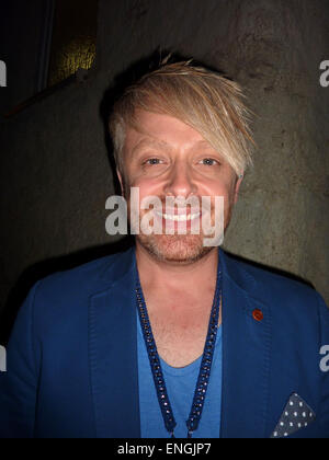 Bad Segeberg, Germania. 02Maggio, 2015. Cantante britannico Ross Antony pone durante l'open air festival musicale 'Kalkberg 2015' in Bad Segeberg, Germania, 02 maggio 2015. Foto: Holger Kasnitz/dpa - nessun filo SERVICE -/dpa/Alamy Live News Foto Stock