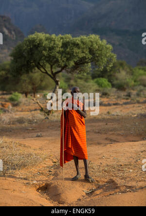 Ciechi Rendille Tribe Uomo vecchio distretto di Marsabit, Ngurunit, Kenya Foto Stock