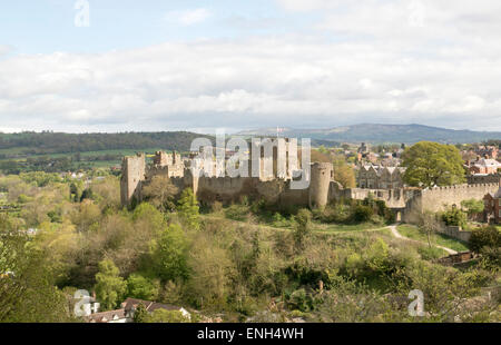 Ludlow Castle e la città di mercato. Foto Stock