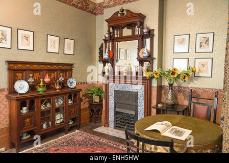 Interni domestici dal 1890 nell'Geffrye Museum, Shoreditch, London, England, Regno Unito Foto Stock