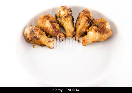 Alimento fritto di pollo isolati su sfondo bianco Foto Stock