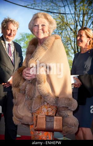 Amsterdam, Paesi Bassi. Il 5 maggio, 2015. La principessa Beatrice dei Paesi Bassi assistere al concerto di liberazione sul fiume Amstel di Amsterdam, Olanda, 5 maggio 2015. Foto: Patrick van Katwijk/ point de vue fuori - nessun filo SERVICE -/dpa/Alamy Live News Foto Stock