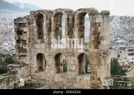 L' Odeon di Erode Attico, antico teatro greco dell'Acropoli di Atene, Grecia Foto Stock