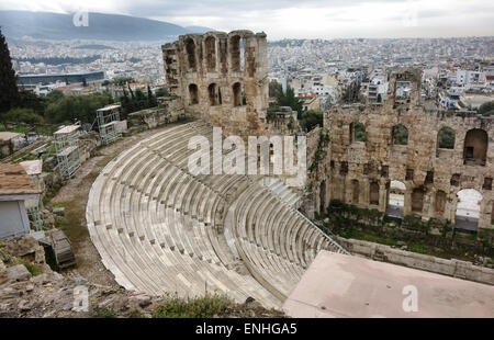 L' Odeon di Erode Attico, il teatro si trova sul versante sud-ovest dell'Acropoli di Atene, Grecia Foto Stock