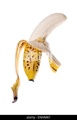 Banane mature su sfondo bianco. Foto Stock