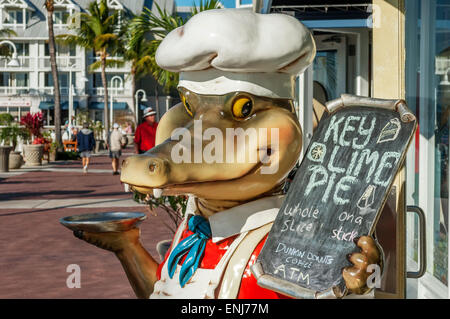 Gator Joe chef di alligatore statua di Key West pubblicità Key Lime Pie. Key West.Florida Keys. Stati Uniti d'America Foto Stock