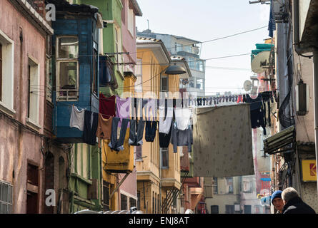 Colorate strade in Balat / fener quartiere di Istanbul. La Turchia. Foto Stock