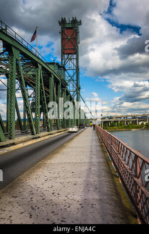 Il ponte di Hawthorne, a Portland, Oregon. Foto Stock