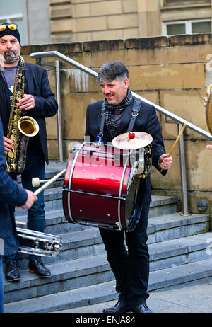 Il Jaydee Brass Band, dai Paesi Bassi, effettuando al 2015 città di Derry Jazz Festival. Foto Stock