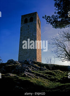 Torre Civica e campanile di San Leo.(IX-XI secolo). Foto Stock