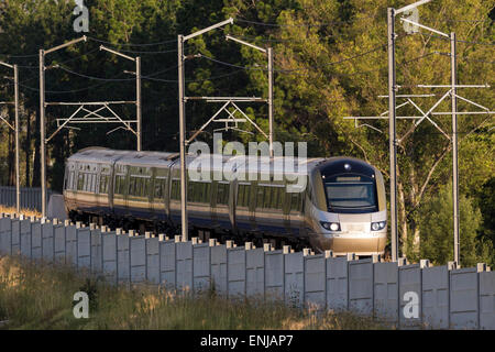 Gautrain, treno ad alta velocità che viaggiano dall'Aeroporto Internazionale OR Tambo a Pretoria, Sud Africa. Foto Stock