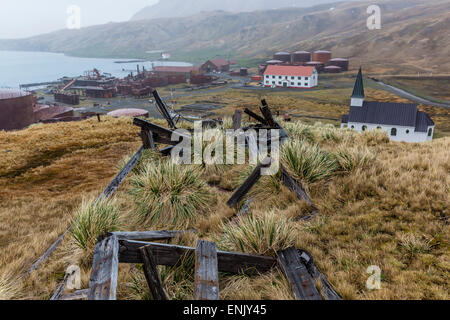 Panoramica dell'abbandonata la stazione baleniera di Grytviken Harbour, Georgia del Sud e le regioni polari Foto Stock