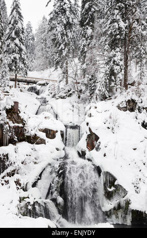 Cascate di Triberg in inverno, Triberg, Foresta Nera, Baden-Württemberg, Germania, Europa Foto Stock