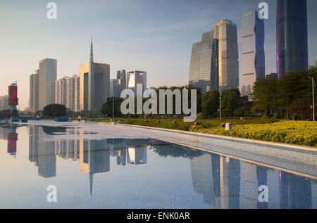 Grattacieli di Zhujiang New Town, Tian He, Guangzhou, Guangdong, Cina e Asia Foto Stock