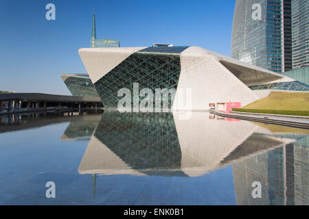 Guangzhou Opera House di Zhujiang New Town, Tian He, Guangzhou, Guangdong, Cina e Asia Foto Stock