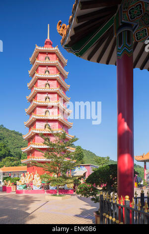 Pagoda presso il Monastero dei Diecimila Buddha, Shatin, Nuovi Territori di Hong Kong, Cina, Asia Foto Stock