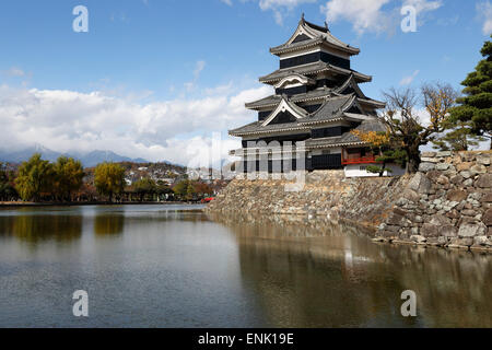 Matsumoto-jo il legno (castello), Matsumoto, Central Honshu, Giappone, Asia Foto Stock