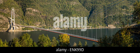 La Hardanger ponte (Hardangerbrua) oltre l'Hardangerfjord, Norvegia Foto Stock