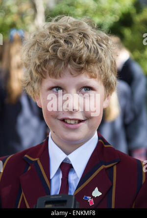 (150507) -- LAUNCESTON, 7 maggio 2015 (Xinhua) -- Theodore Wolfhagen, uno studente da Scotch Oakburn College parla di media a Launceston, Australia, 7 maggio 2015. Un gruppo di Tasmanian gli studenti della scuola elementare sono stati rilasciati un invito formale a visitare la Cina dal Presidente Xi Jinping, dopo che essi hanno scritto a lui chiedendo il leader per visitare la Tasmania lo scorso anno. (Xinhua/Bai Xue) Foto Stock