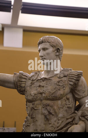 Arte romana. Augusto (61 BC-14 AD). Primo Imperatore del Sacro Romano Impero. Statua in marmo di Augusto di Prima Porta. (1° secolo). Foto Stock