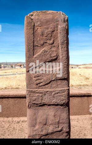 Monolito a Tiwanaku Altiplano regione Titicaca Bolivia Foto Stock