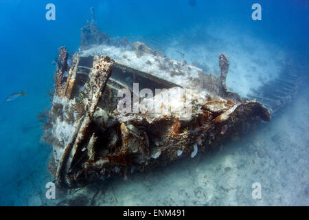 Il Benwood entra in collisione con un'altra nave mentre è in esecuzione uno scuro notte off Key Largo, Florida. Successivamente è stato utilizzato come una pratica lista BOM Foto Stock