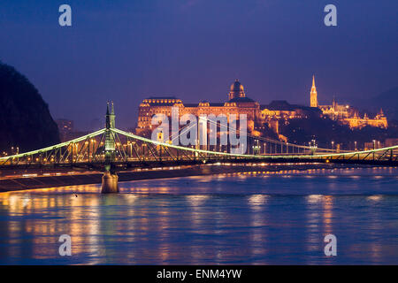 Beautifil vista notturna di Budapest-Hungary. Foto Stock