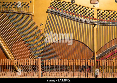 Dentro il pianoforte Foto Stock