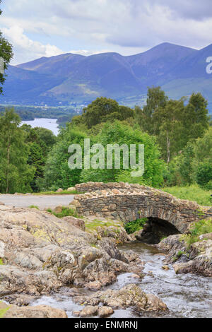 Ponte Ashness nel distretto del lago REGNO UNITO Foto Stock