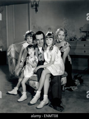 Familienfoto der Familie des US-amerikanischen Schauspielers Harold Lloyd. Ehefrau Mildred Davis, Kinder: Gloria, Harold und Mar Foto Stock