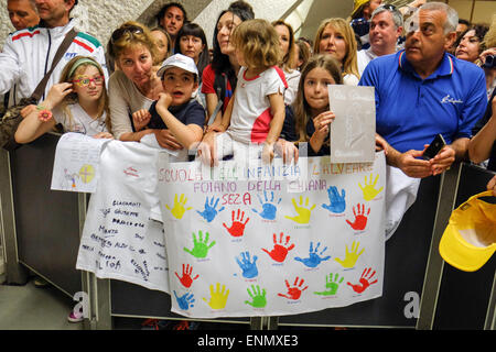 Città del Vaticano. 08 Maggio, 2015. Papa Francesco incontra il Tennis Italiano Federetion - Sala Nervi, Città del Vaticano 8 Maggio 2015 Credit: Davvero Facile Star/Alamy Live News Foto Stock