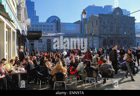 BEL, il Belgio, Bruxelles, Pavement Cafe a La Place de Luxembourg, Gare du Leopoldo e UE-parlamento. BEL, Belgien, Bruessel, St Foto Stock