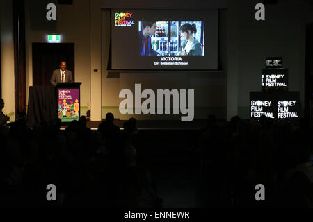 Sydney Film Festival direttore Moodley Nashen parlando in occasione del lancio della 62a Sydney Film Festival. Foto Stock