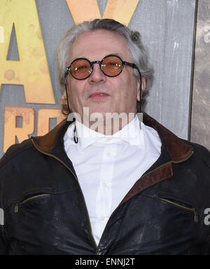 Hollywood, California, USA. Il 7 maggio, 2015. George Miller arriva per la premiere del film 'MAnnuncio max: Fury" la strada presso il Teatro Cinese. © Lisa O'Connor/ZUMA filo/Alamy Live News Foto Stock