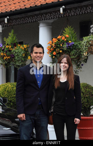 Esperto di Crypto, docente di finanza Siam Kidd e sua moglie il trader realistico, Norwich, Norfolk, Regno Unito Foto Stock