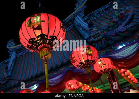 Un viaggio Opera Cinese troupe eseguire per il Capodanno cinese di Wat Phlapphla Chai, Chinatown, Bangkok. Il 31 gennaio, 2014. Foto Stock