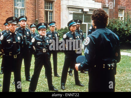 Accademia di polizia, aka: Accademia di polizia - Dümmer als die Polizei erlaubt, USA 1984, Regie: Hugh Wilson, Szenenfoto bei der Formalaus Foto Stock