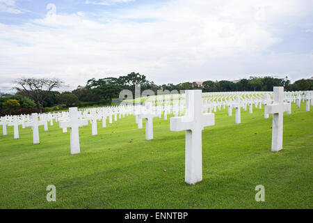 Manila American Cimitero e memoriale con alcuni dei suoi 17.206 tombe. Foto Stock