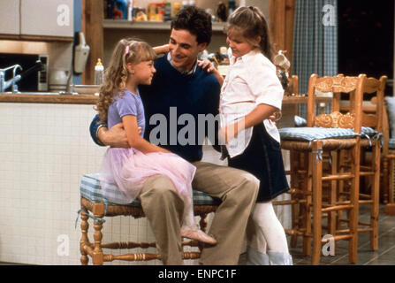 Full House, sitcom, STATI UNITI D'AMERICA 1987 - 1995, Staffel 1, Darsteller: Bob Saget Jodie Sweetin (links), Candace Cameron Bure Foto Stock