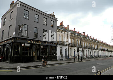 William IV pub e vista di alloggiamento dall'angolo della pastorella a piedi e Micawber Street nel quartiere di Islington London N1 KATHY DEWITT Foto Stock