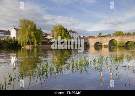 Nel tardo pomeriggio riflessioni a Bidford on Avon, Warwickshire, Inghilterra, Regno Unito Foto Stock