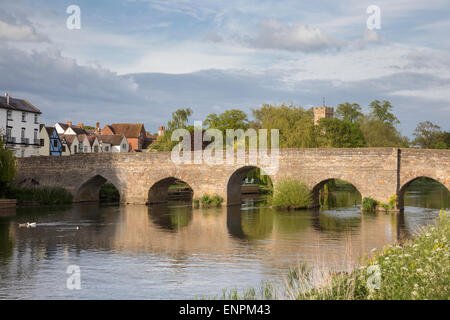 Nel tardo pomeriggio riflessioni a Bidford on Avon, Warwickshire, Inghilterra, Regno Unito Foto Stock