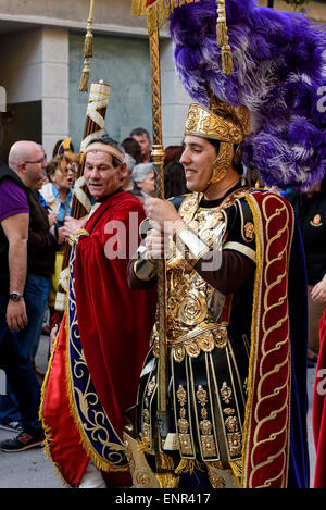 Processione di fratellanza Paso Morado alla processione del Venerdì santo di Semana Santa (Pasqua) in Lorca, Provincia Murcia, Spagna Foto Stock