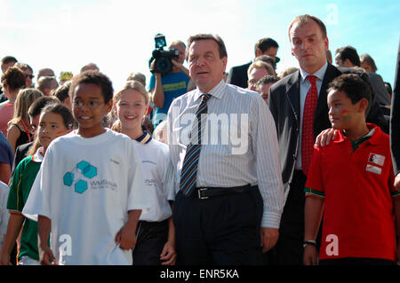 Bundeskanzler Gerhard Schroeder - Tag der offenen Tuer im Bundeskanzleramt am 27. Agosto 2005, Berlin-Tiergraten. Foto Stock