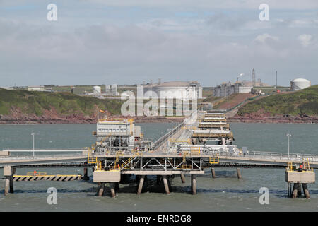 Il Sud gancio terminale GNL in Milford Haven, Pembrokeshire, Galles. Foto Stock