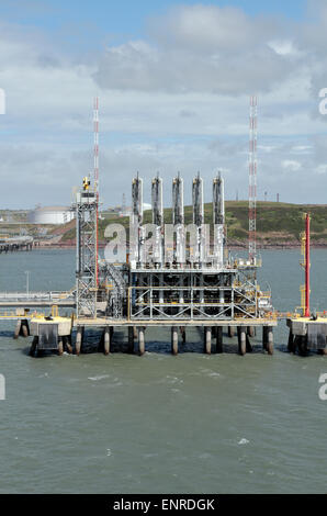 Il Sud gancio terminale GNL in Milford Haven, Pembrokeshire, Galles. Foto Stock