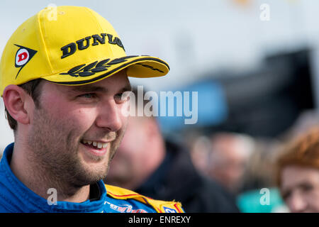 Thruxton, Andover, Hampshire, Regno Unito. Il 10 maggio, 2015. Andrew Jordan di mg 888 Racing durante la Dunlop MSA British Touring Car Championship a Thruxton Motorsport Centro Credito: Gergo Toth Fotografia / Alamy Live News Foto Stock